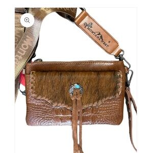 NWT Cowhide Croc Embossed Clutch/Crossbody